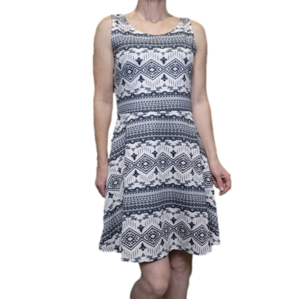 Mini dress Tank dress scoop neck sleeveless White Black Size 14 DIVIDED